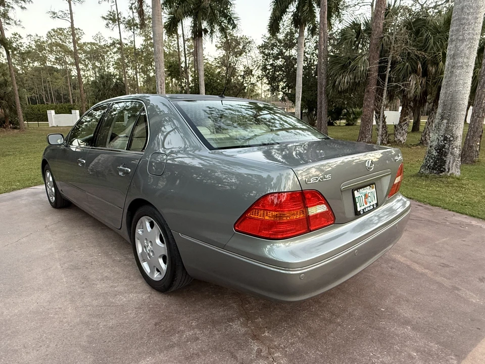 2002 Lexus LS 3rd Gen - Image 12 of 31