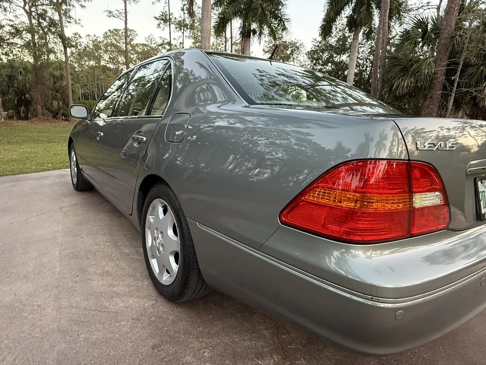 2002 Lexus LS 3rd Gen - Image 30 of 31