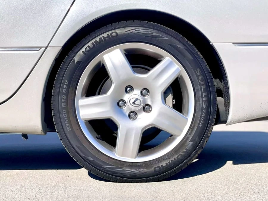 2002 Lexus LS 3rd Gen - Image 17 of 31