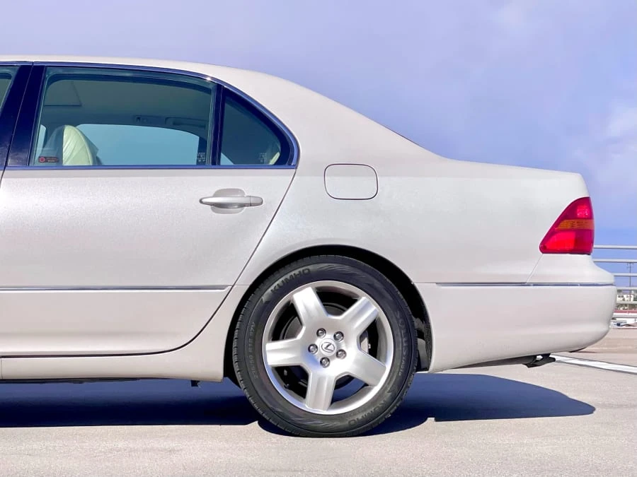 2002 Lexus LS 3rd Gen - Image 16 of 31