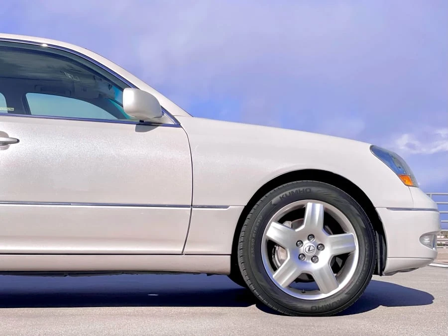 2002 Lexus LS 3rd Gen - Image 26 of 31