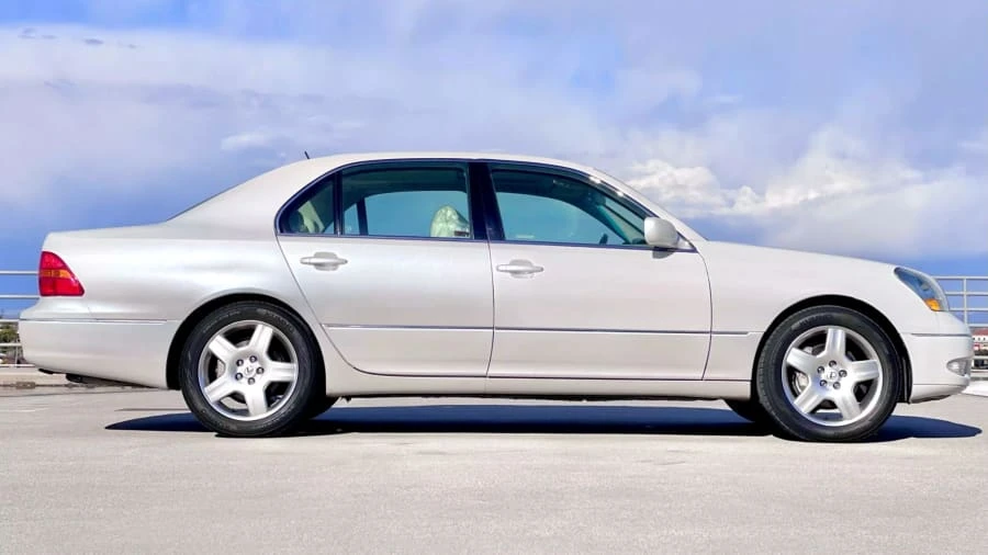 2002 Lexus LS 3rd Gen - Image 2 of 31