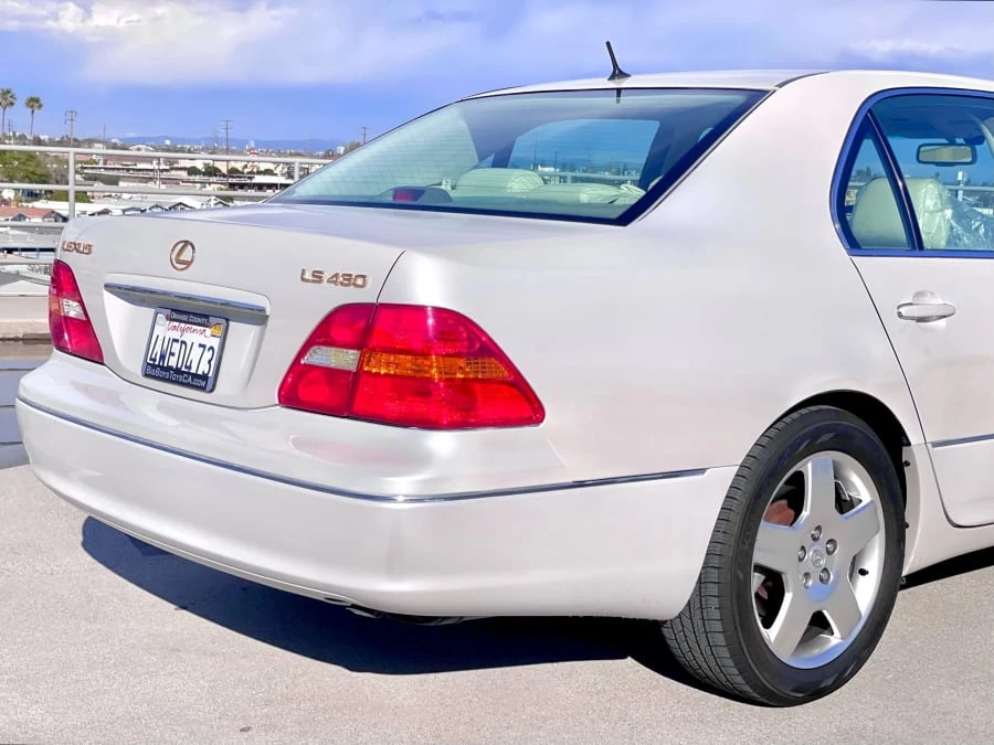 2002 Lexus LS 3rd Gen - Image 25 of 31