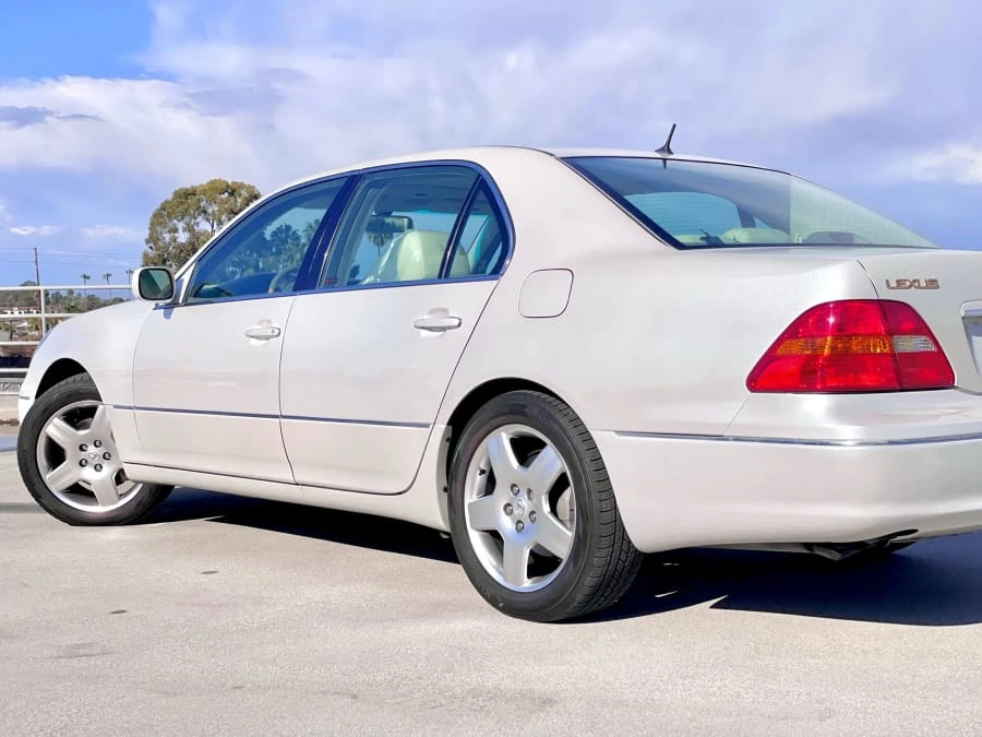 2002 Lexus LS 3rd Gen - Image 18 of 31