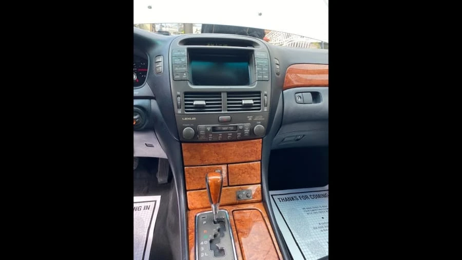 2002 Lexus LS 3rd Gen - Image 5 of 9