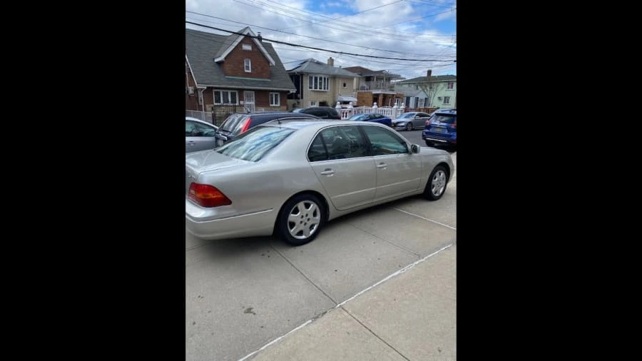 2002 Lexus LS 3rd Gen - Image 2 of 9