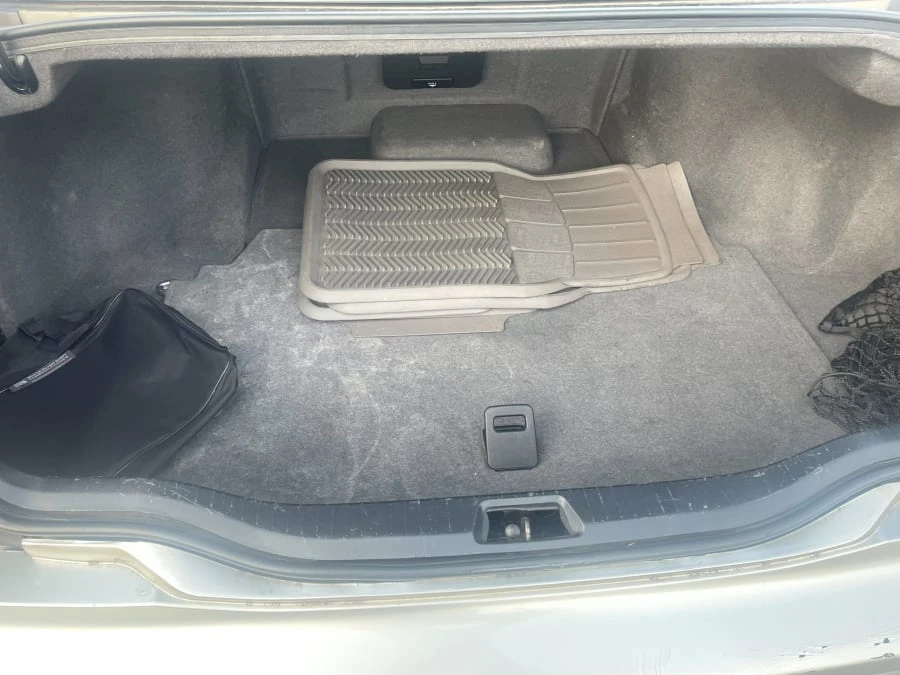 2002 Lexus LS 3rd Gen - Image 13 of 13