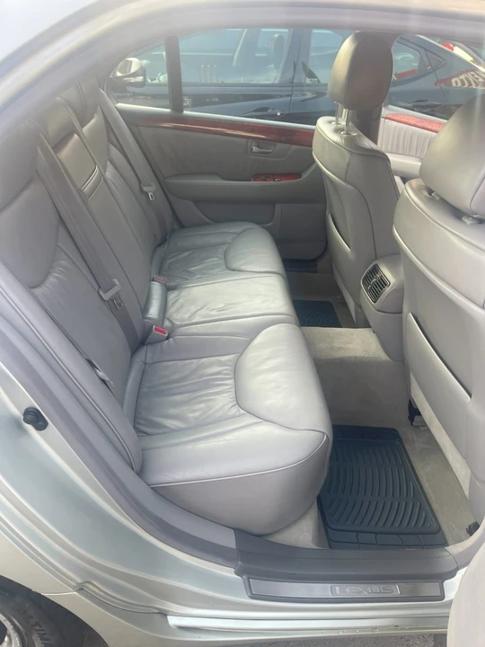 2002 Lexus LS 3rd Gen - Image 10 of 13