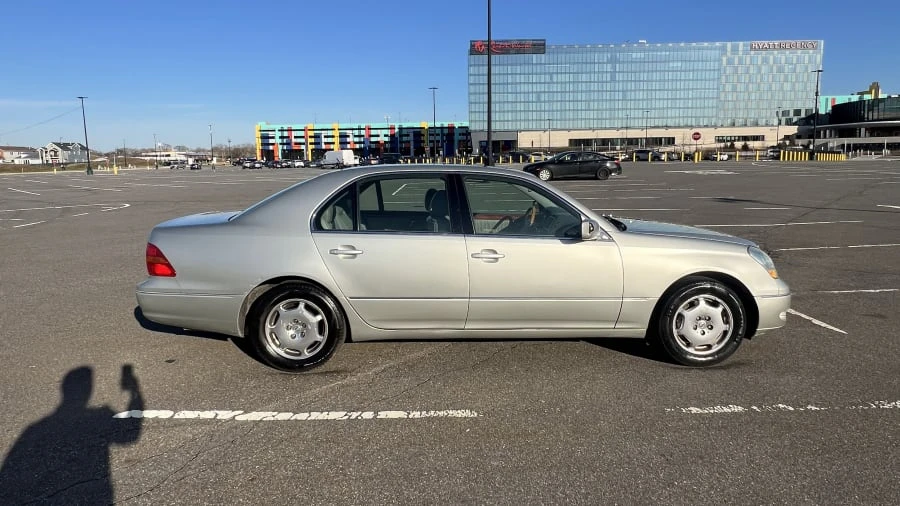2002 Lexus LS 3rd Gen - Image 2 of 13