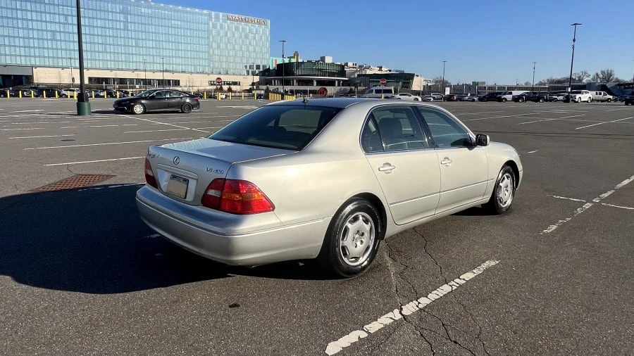 2002 Lexus LS 3rd Gen - Image 3 of 13