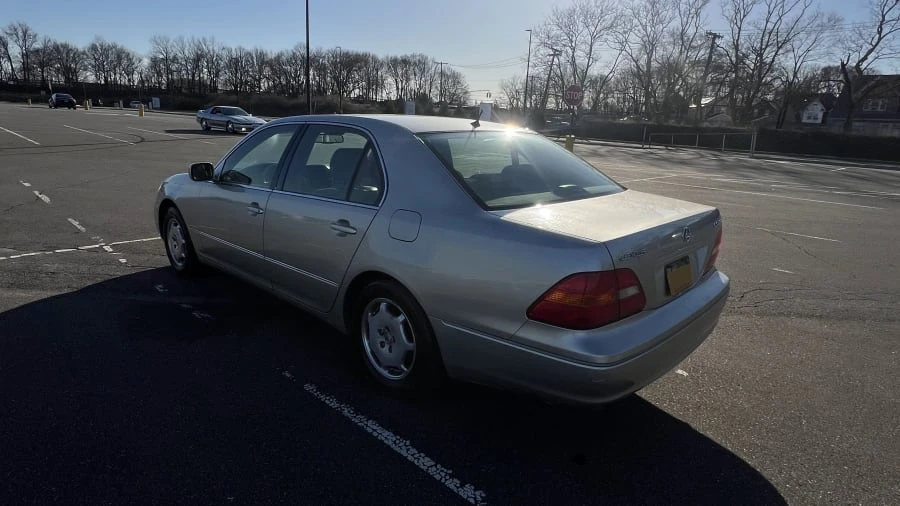 2002 Lexus LS 3rd Gen - Image 6 of 13