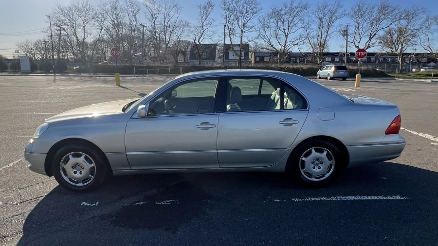2002 Lexus LS 3rd Gen - Image 7 of 13