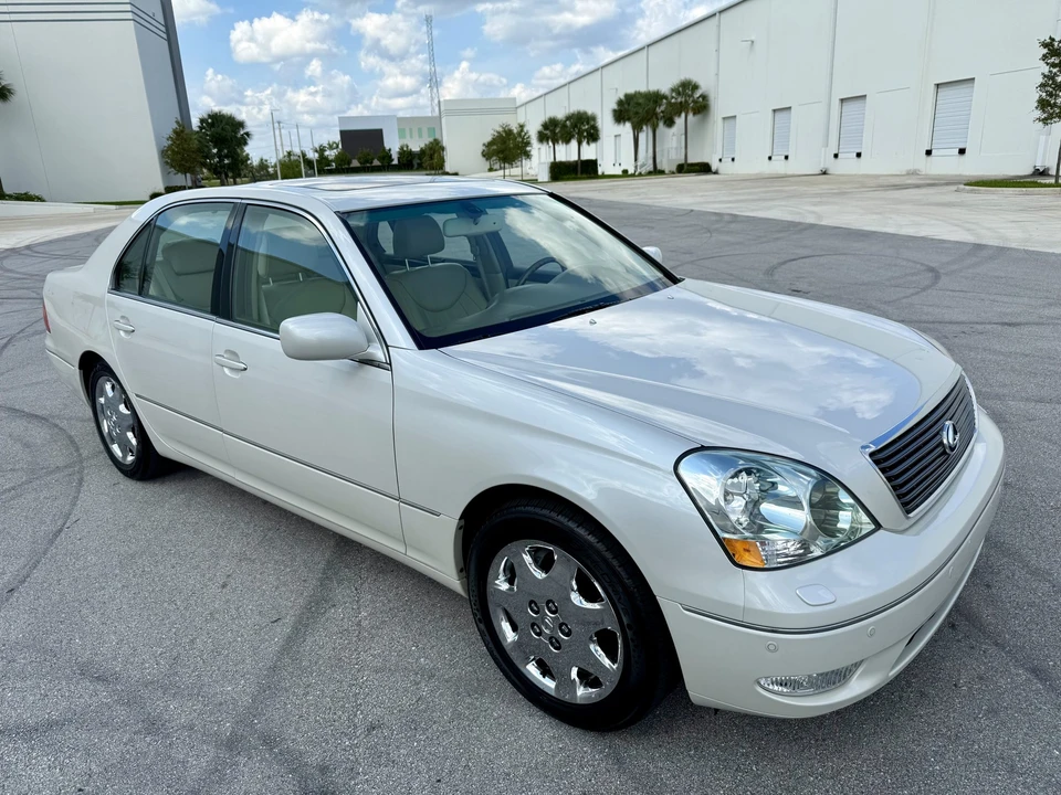 2002 Lexus LS 3rd Gen - Image 18 of 31