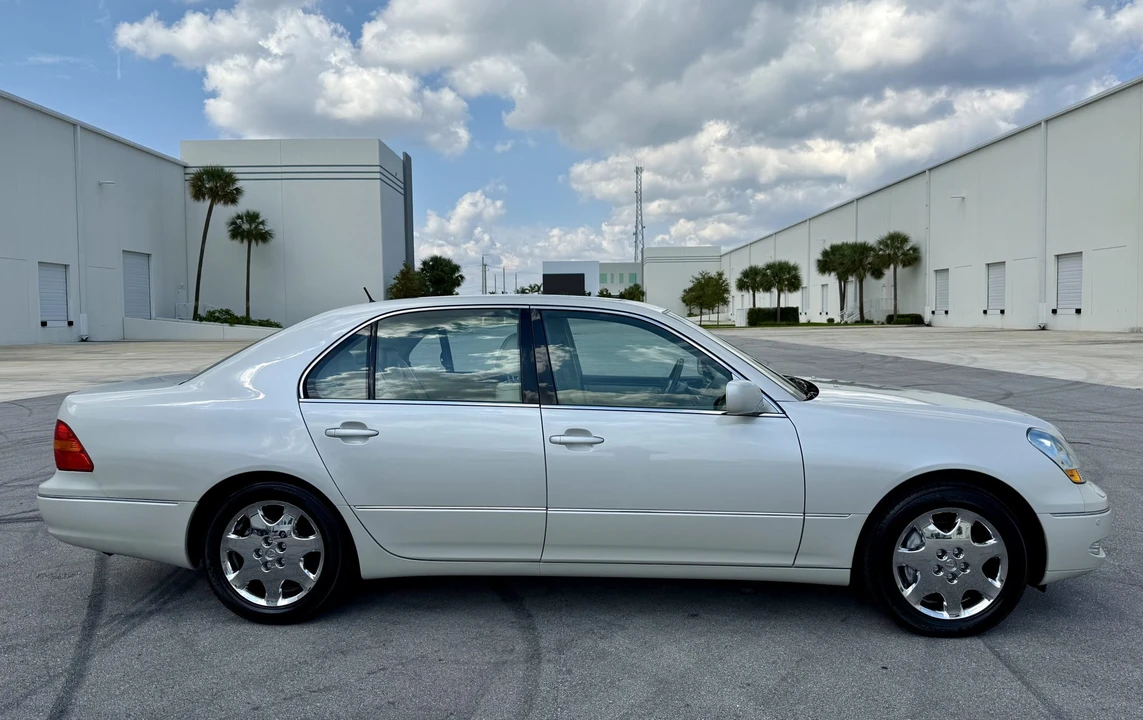 2002 Lexus LS 3rd Gen - Image 14 of 31
