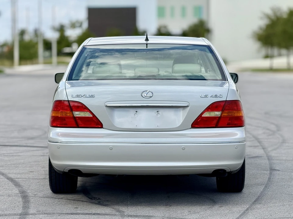 2002 Lexus LS 3rd Gen - Image 9 of 31