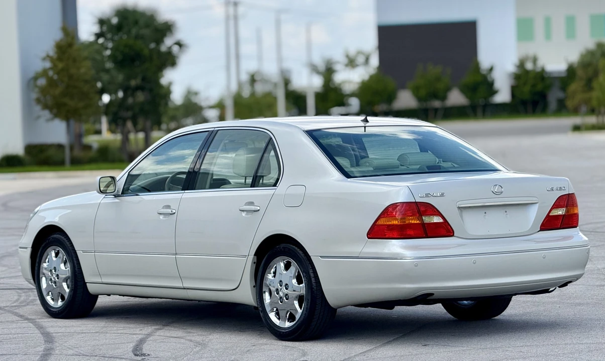 2002 Lexus LS 3rd Gen - Image 8 of 31