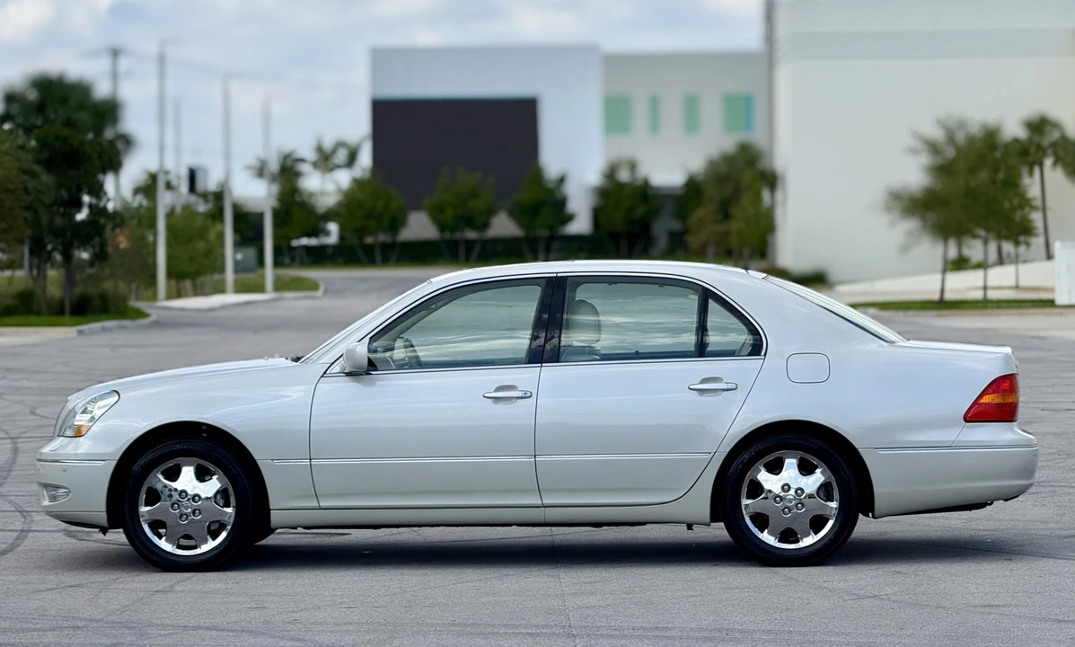 2002 Lexus LS 3rd Gen - Image 7 of 31