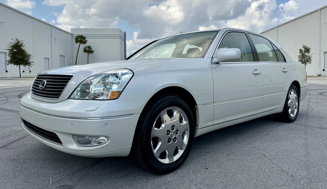2002 Lexus LS 3rd Gen - Image 4 of 31