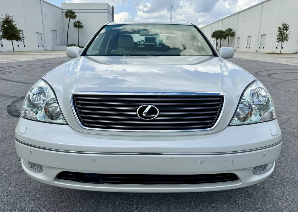 2002 Lexus LS 3rd Gen - Image 25 of 31