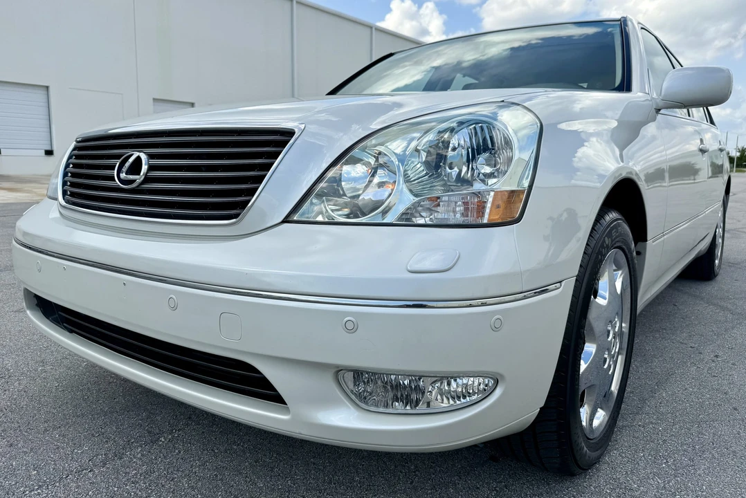 2002 Lexus LS 3rd Gen - Image 2 of 31