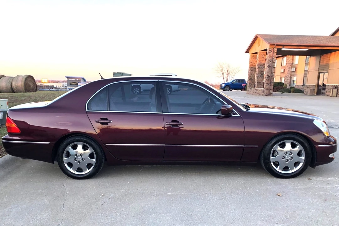 2002 Lexus LS 3rd Gen - Image 4 of 31