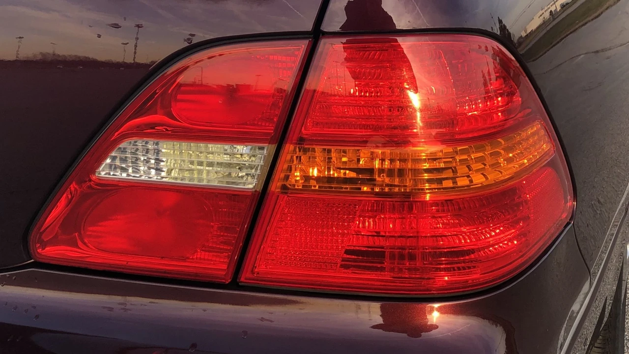 2002 Lexus LS 3rd Gen - Image 13 of 31