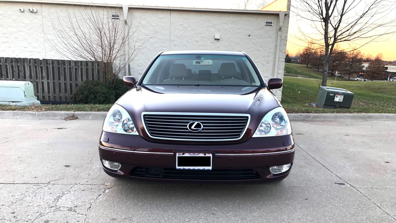 2002 Lexus LS 3rd Gen - Image 9 of 31