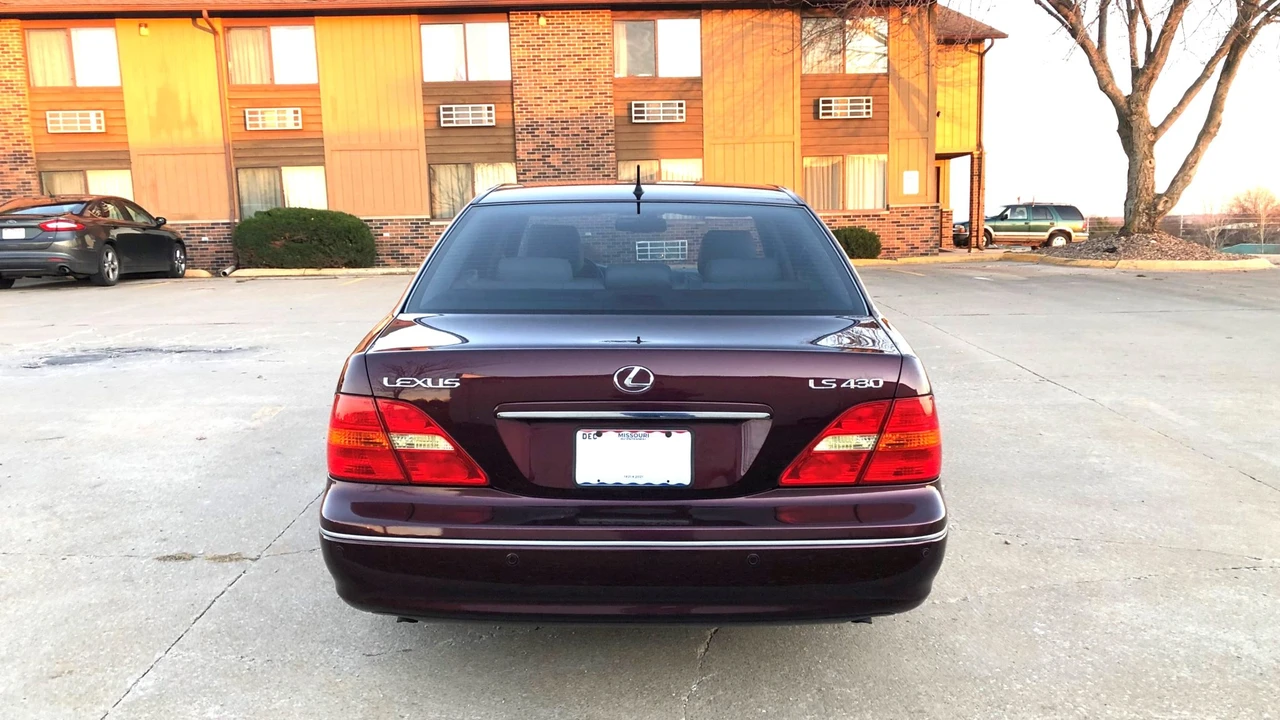 2002 Lexus LS 3rd Gen - Image 6 of 31