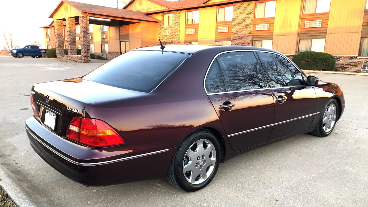 2002 Lexus LS 3rd Gen - Image 5 of 31