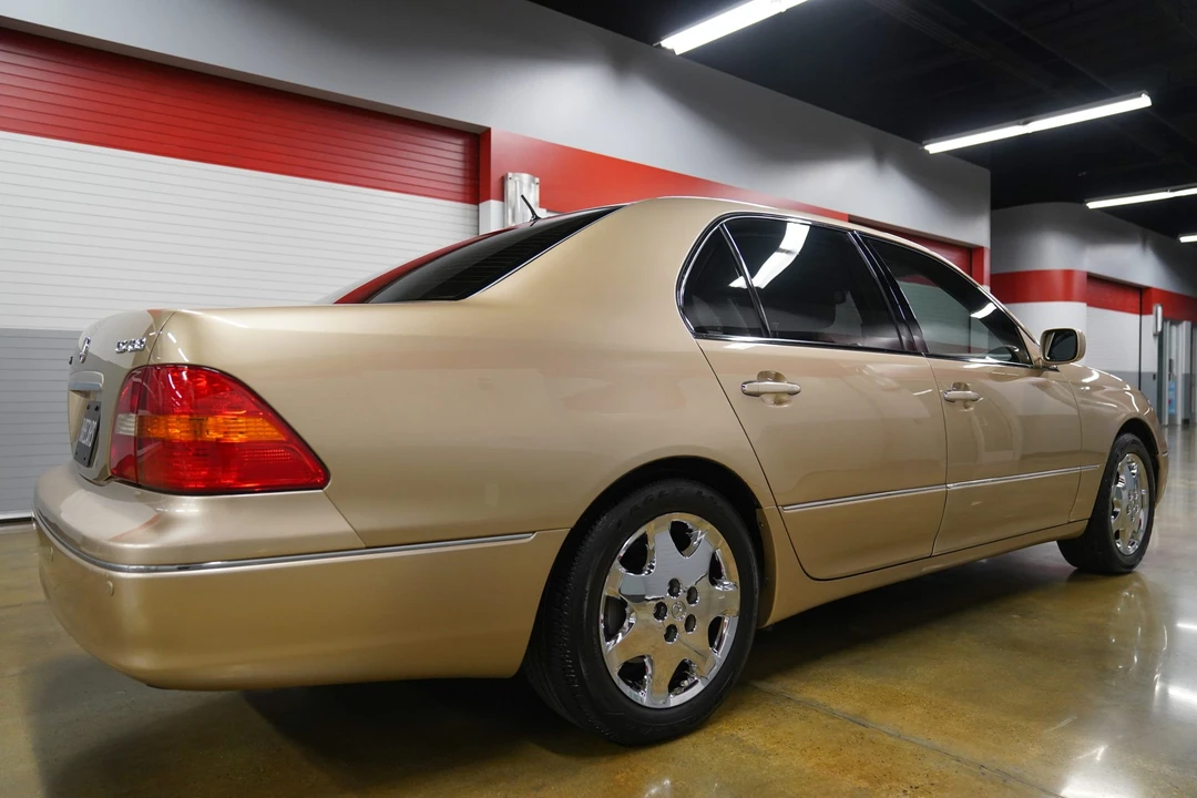 2002 Lexus LS 3rd Gen - Image 21 of 31