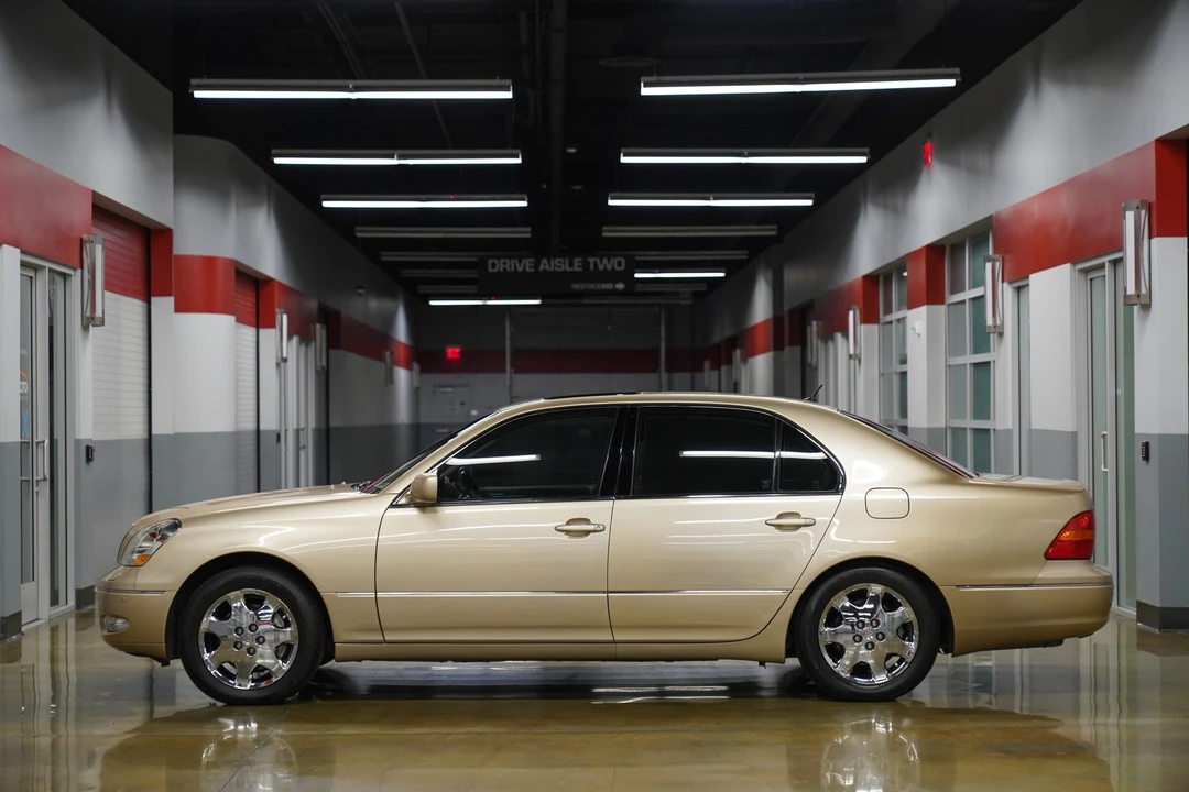 2002 Lexus LS 3rd Gen - Image 9 of 31