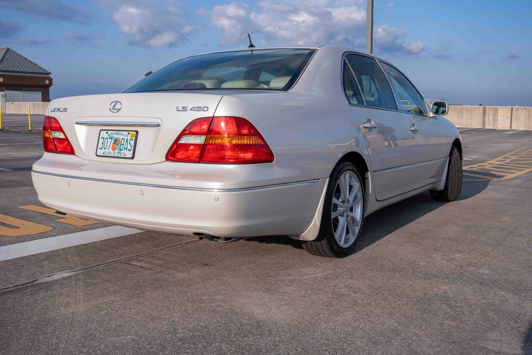 2002 Lexus LS 3rd Gen - Image 7 of 31