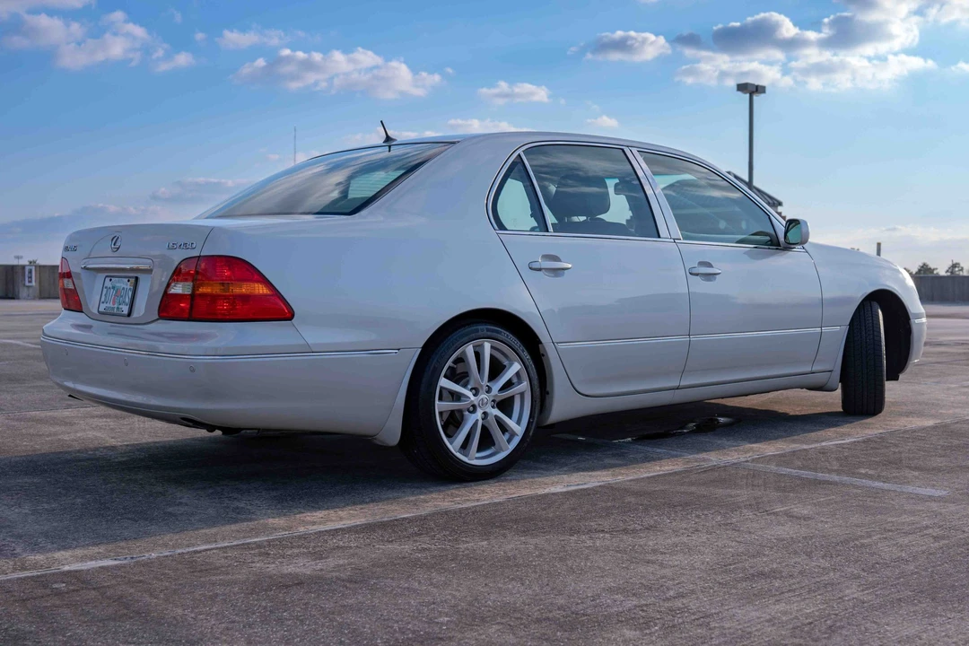 2002 Lexus LS 3rd Gen - Image 6 of 31
