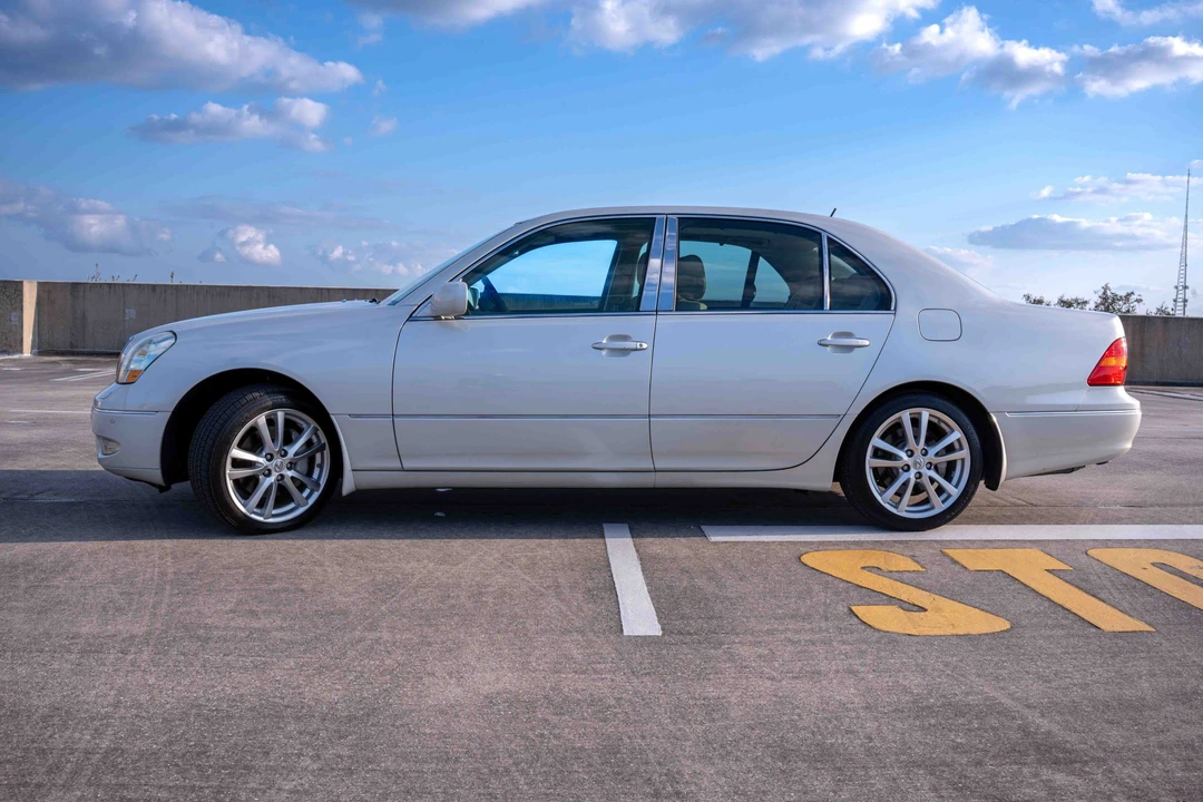 2002 Lexus LS 3rd Gen - Image 14 of 31