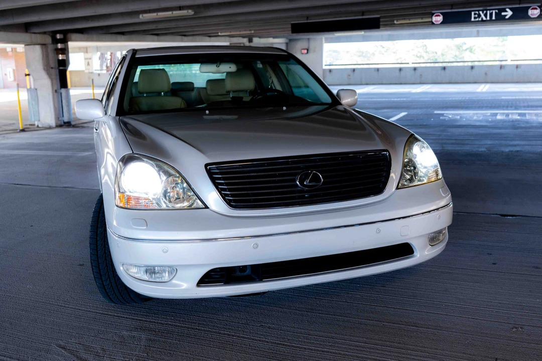 2002 Lexus LS 3rd Gen - Image 17 of 31