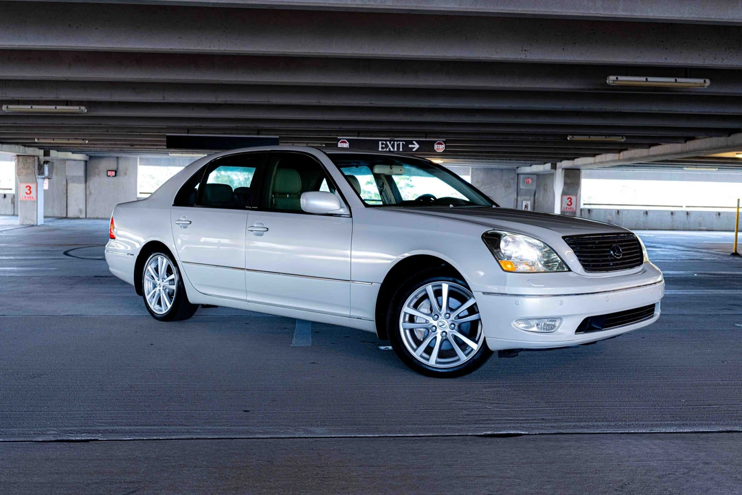 2002 Lexus LS 3rd Gen - Image 19 of 31