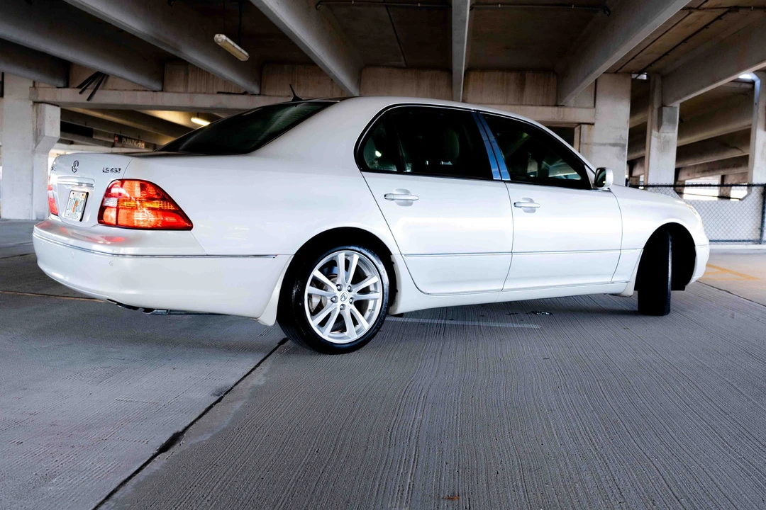 2002 Lexus LS 3rd Gen - Image 20 of 31