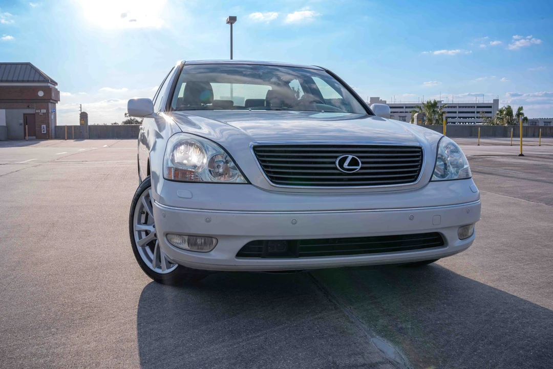 2002 Lexus LS 3rd Gen - Image 16 of 31