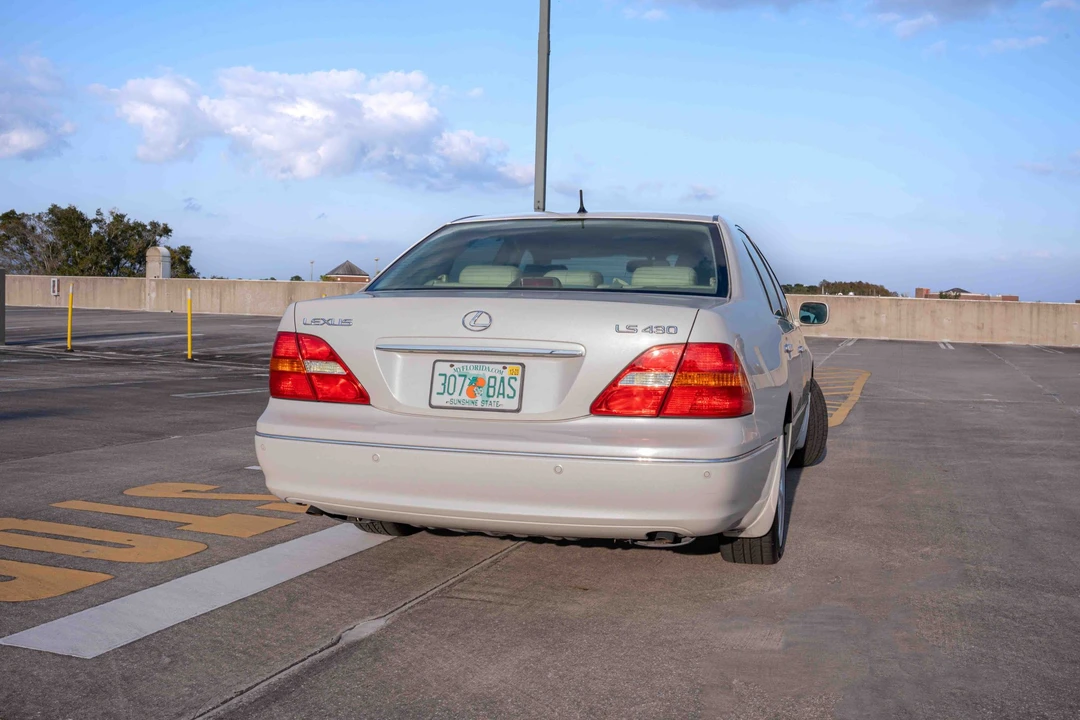 2002 Lexus LS 3rd Gen - Image 8 of 31