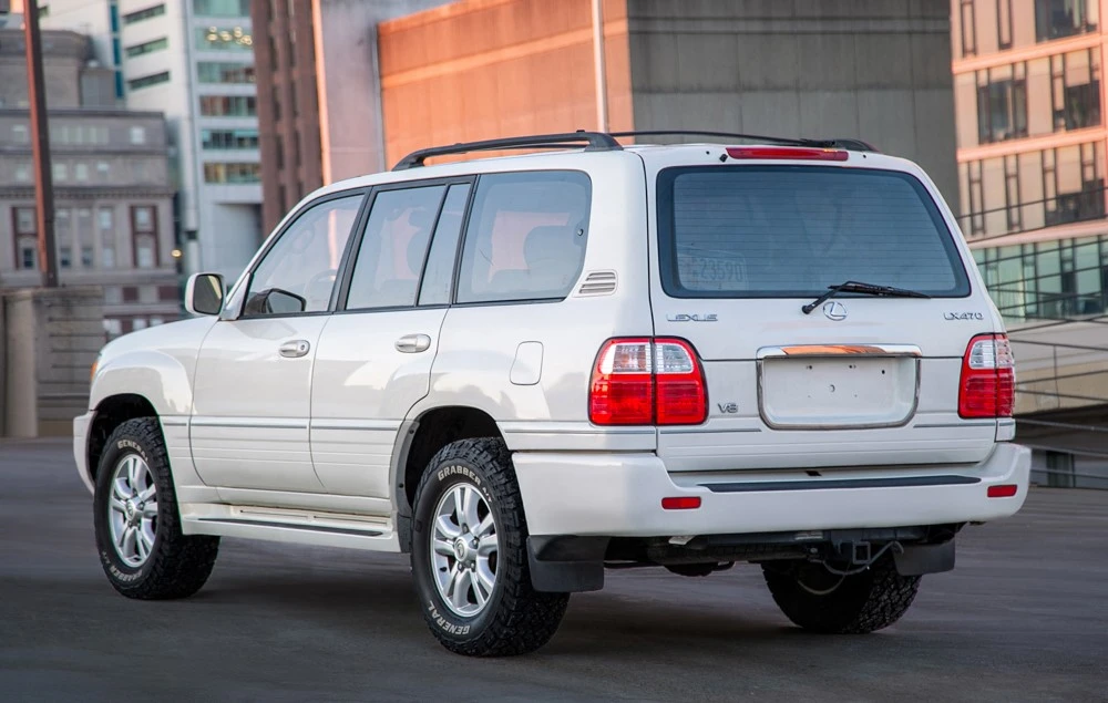 2002 Lexus LX 2nd Gen - Image 3 of 19
