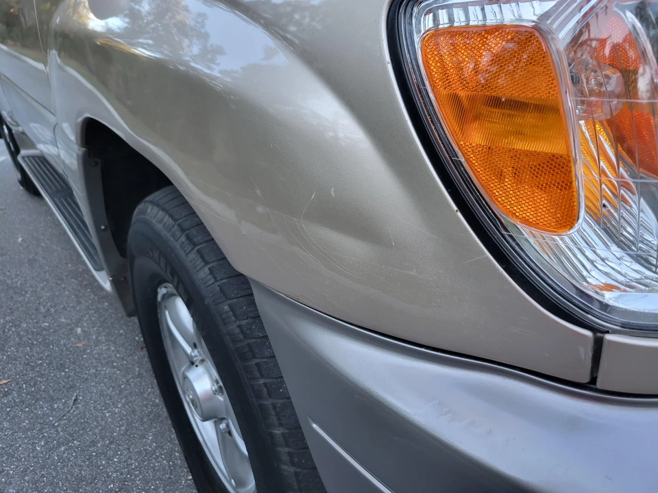 2002 Lexus LX 2nd Gen - Image 23 of 31