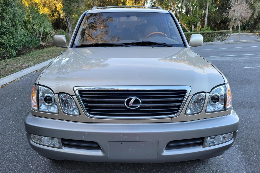 2002 Lexus LX 2nd Gen - Image 2 of 31