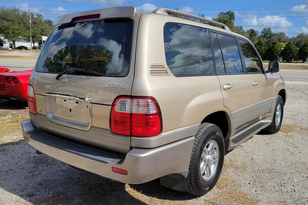2002 Lexus LX 2nd Gen - Image 4 of 31