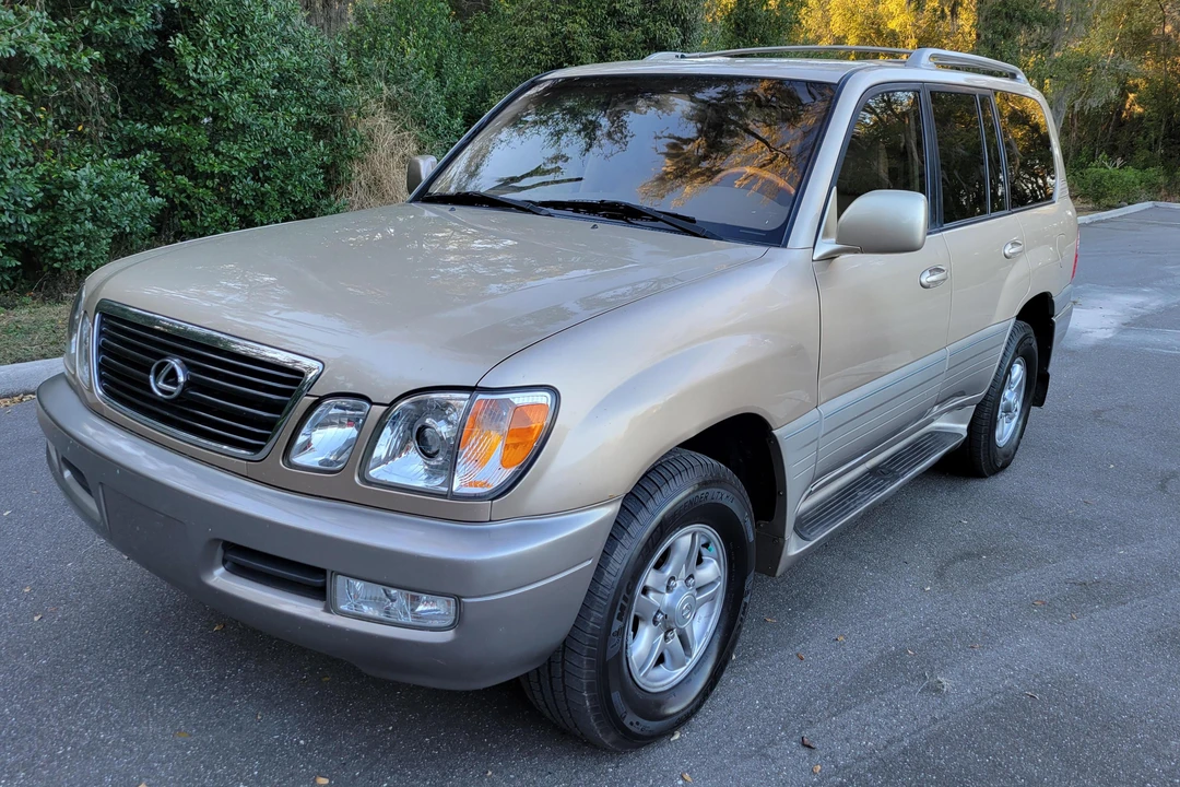 2002 Lexus LX 2nd Gen - Image 7 of 31