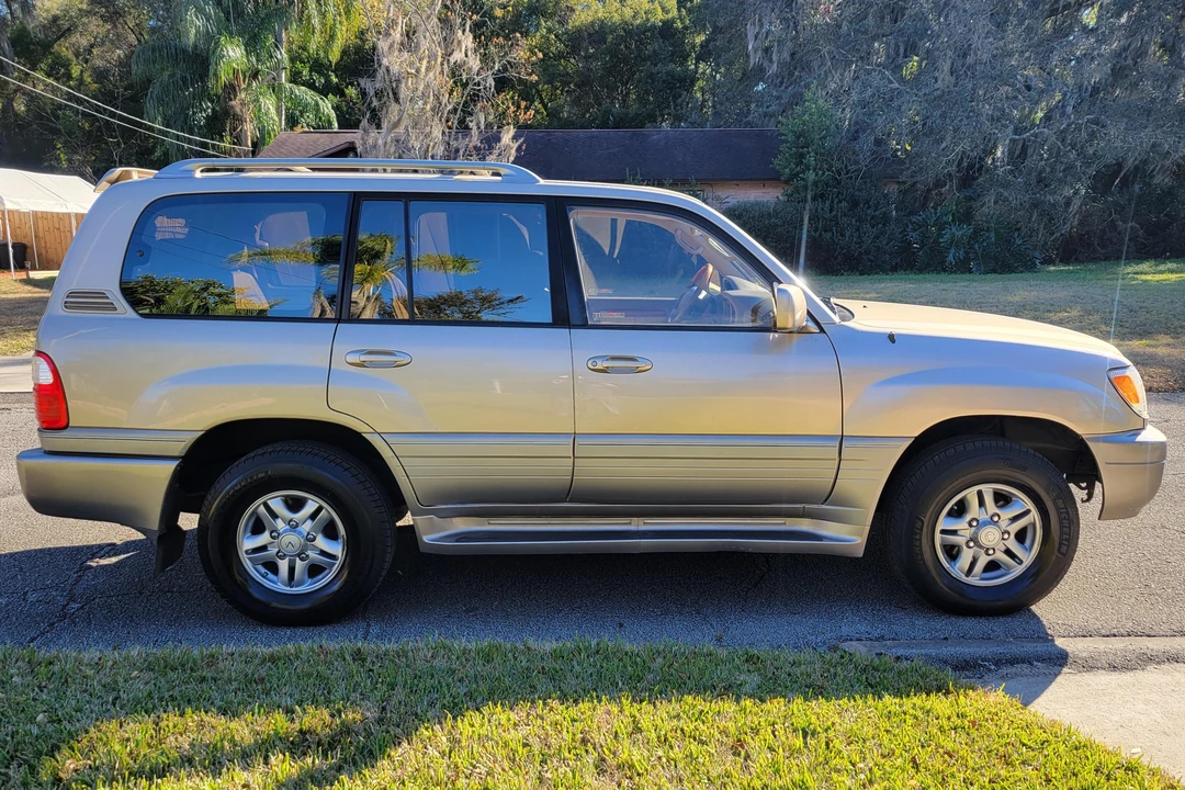 2002 Lexus LX 2nd Gen - Image 3 of 31