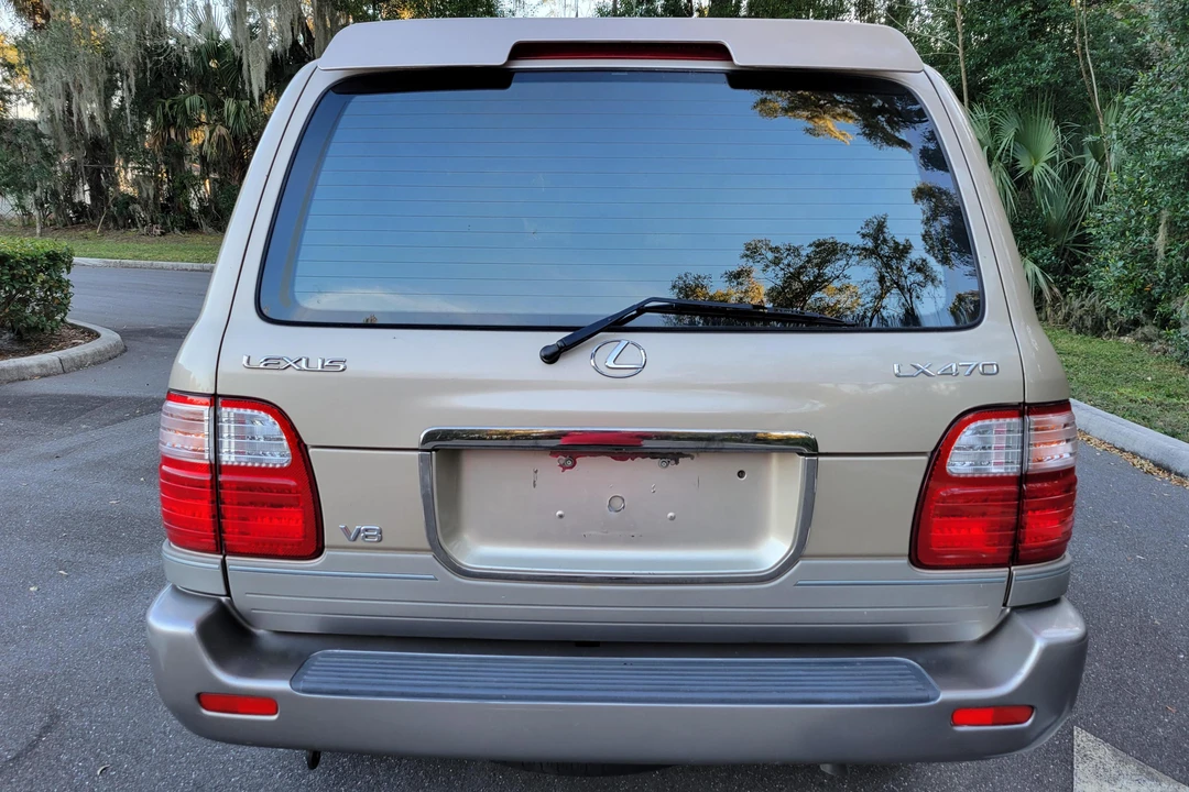 2002 Lexus LX 2nd Gen - Image 5 of 31