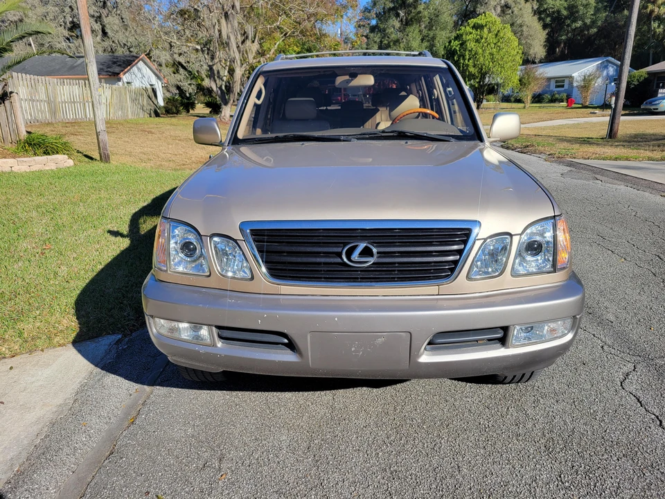 2002 Lexus LX 2nd Gen - Image 6 of 31