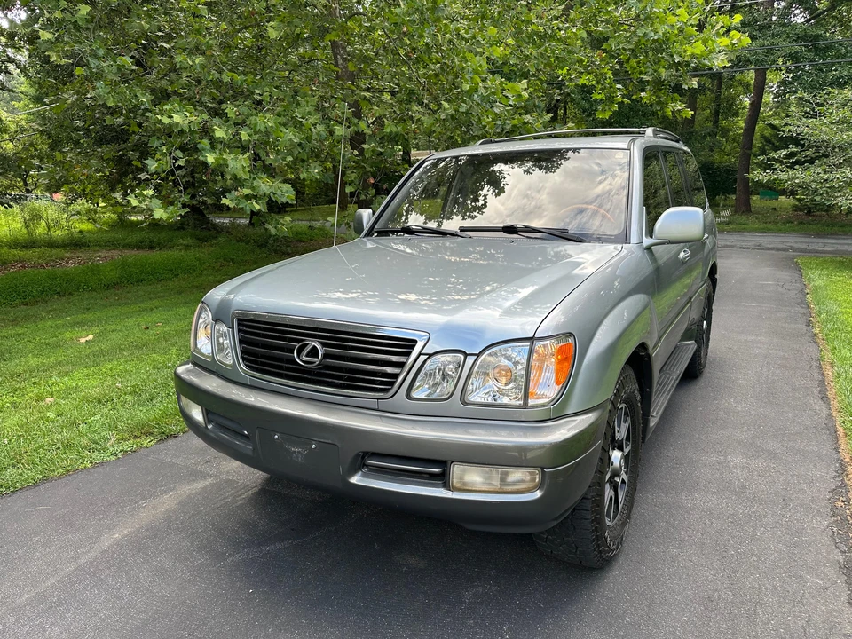2002 Lexus LX 2nd Gen - Image 8 of 31