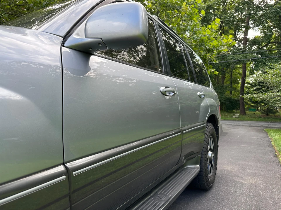2002 Lexus LX 2nd Gen - Image 29 of 31