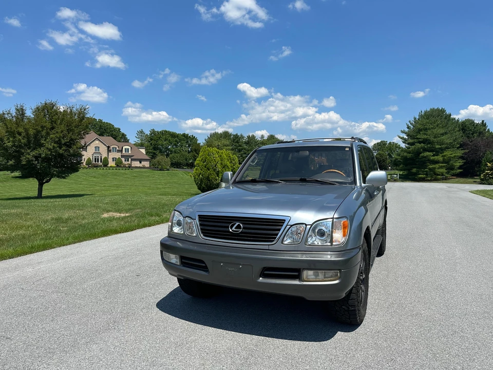 2002 Lexus LX 2nd Gen - Image 7 of 31